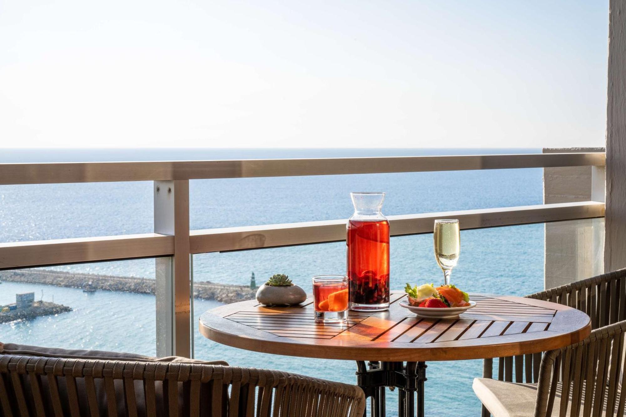 Отель The Vista At Hilton Тель-Авив Экстерьер фото