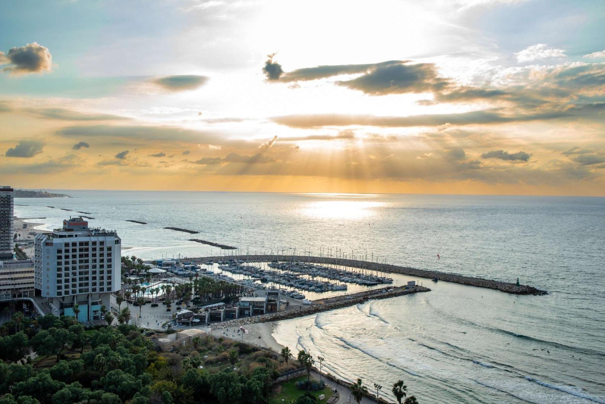 Отель The Vista At Hilton Тель-Авив Экстерьер фото