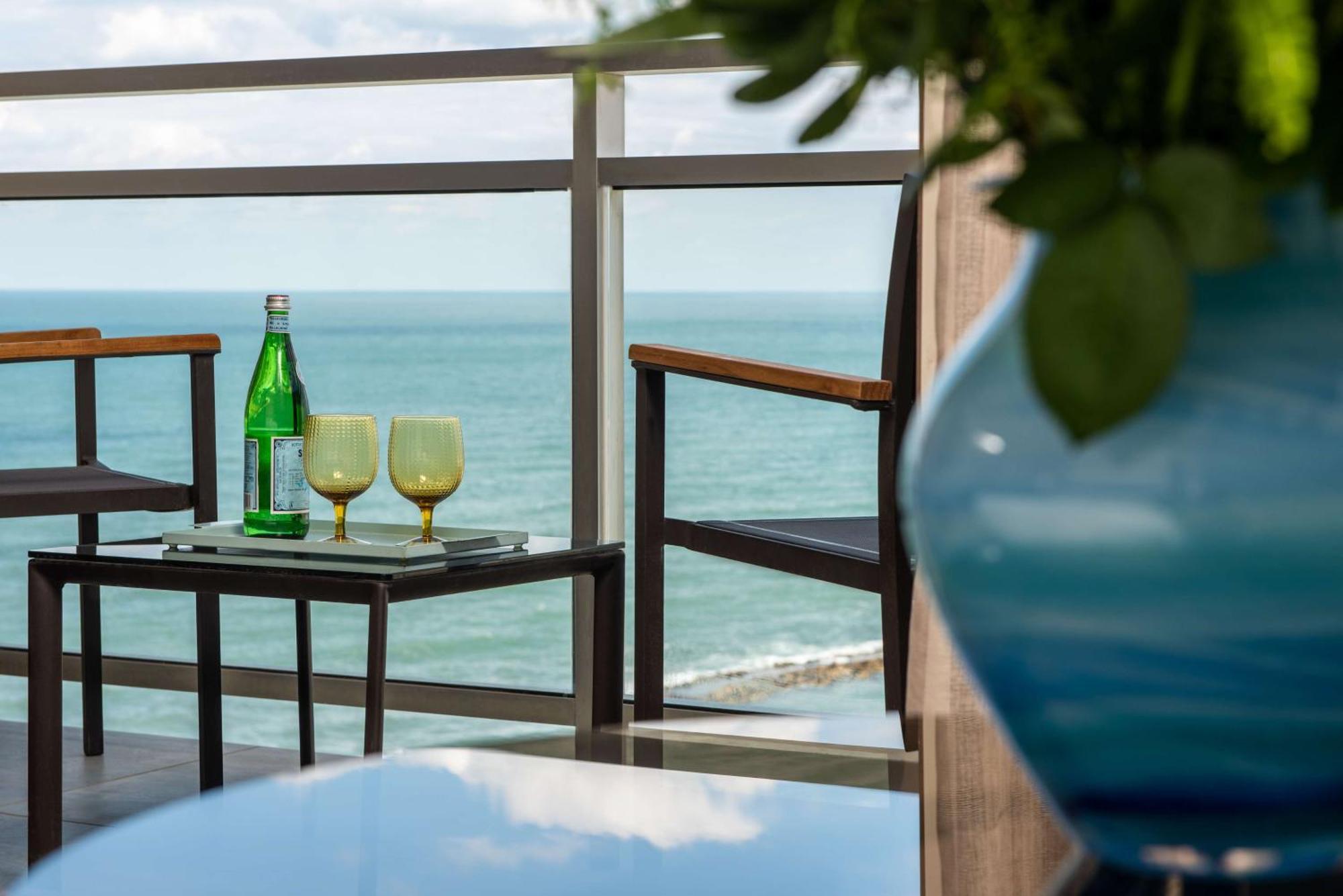 Отель The Vista At Hilton Тель-Авив Экстерьер фото