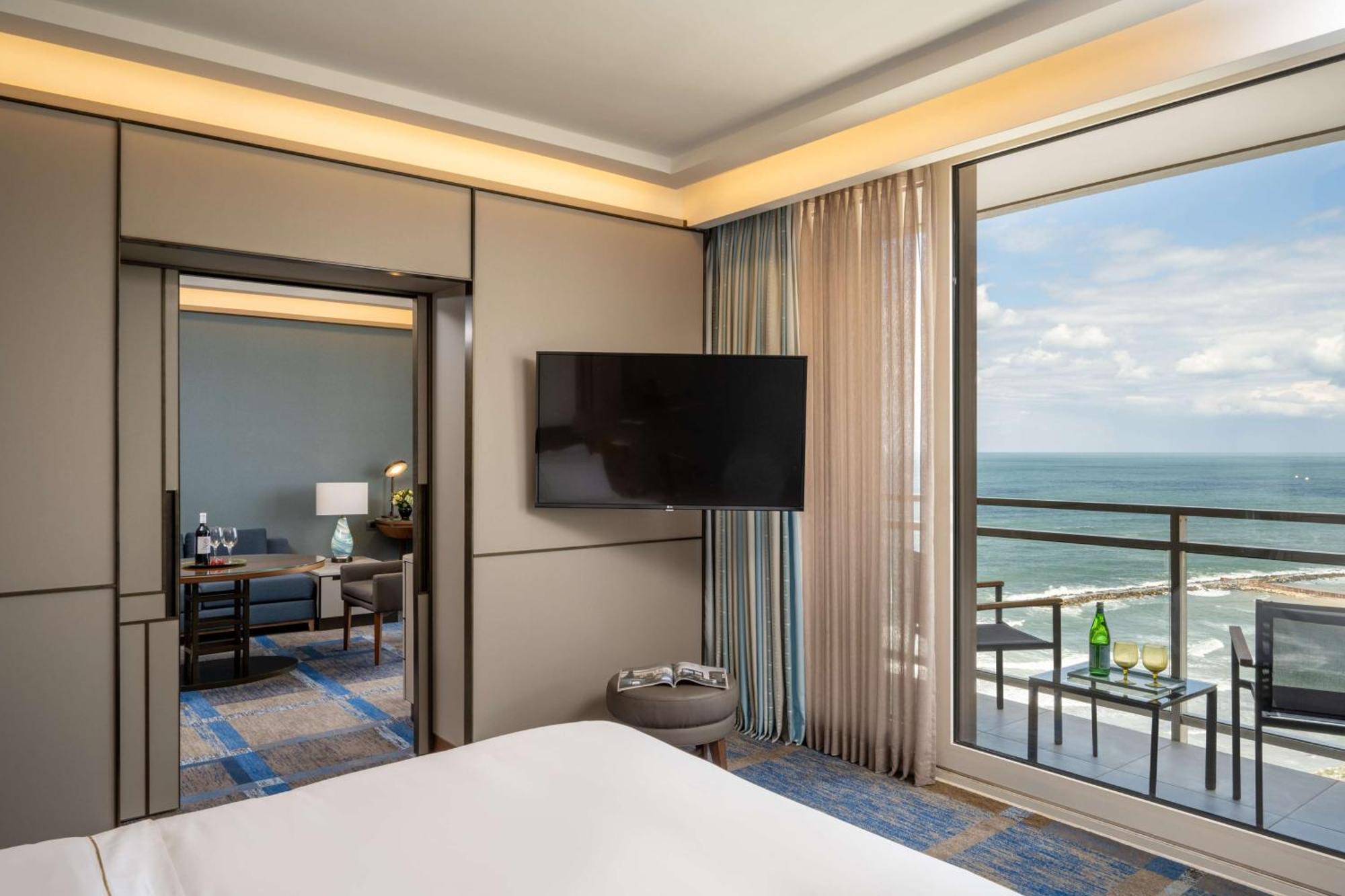 Отель The Vista At Hilton Тель-Авив Экстерьер фото