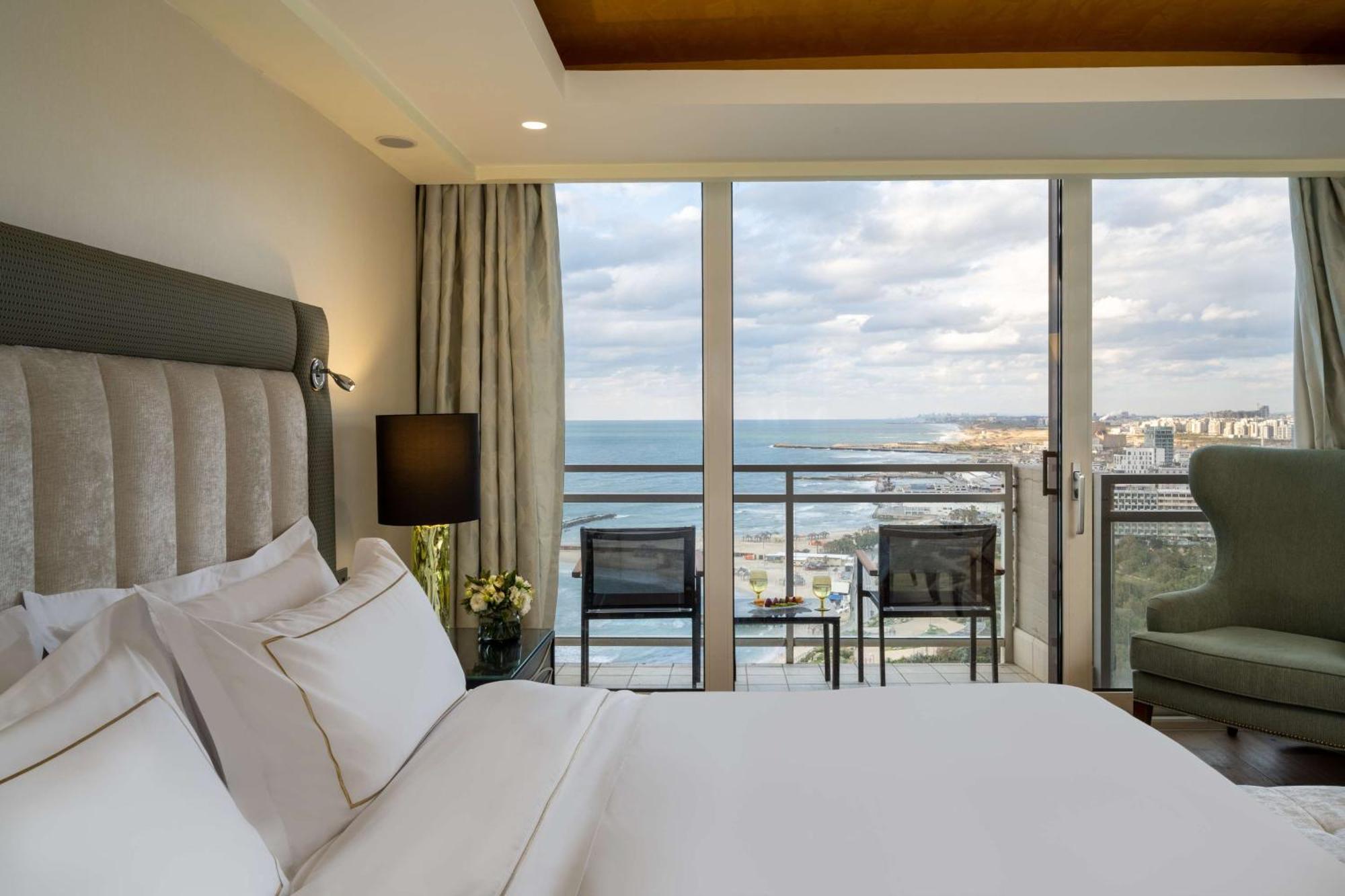Отель The Vista At Hilton Тель-Авив Экстерьер фото